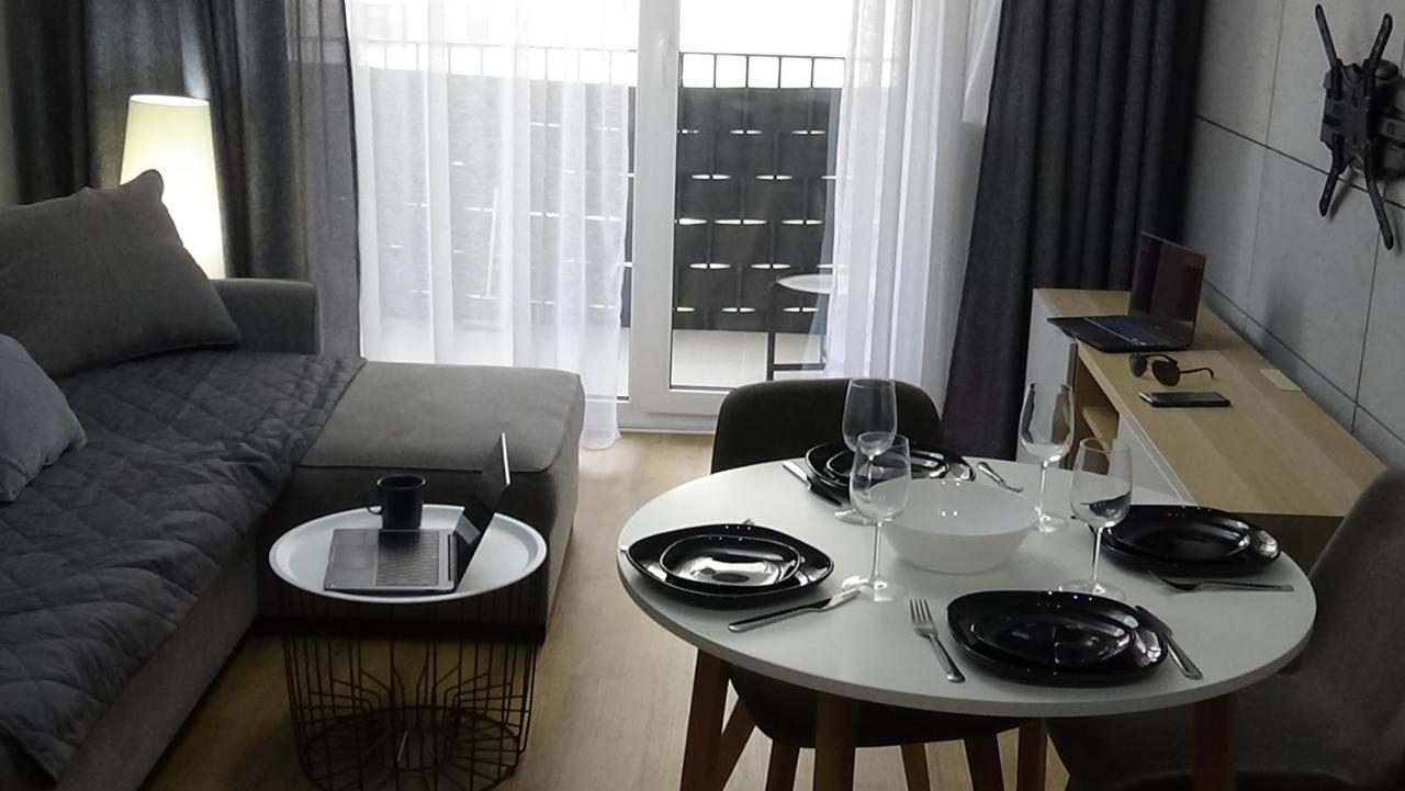 Esperion 7 Days Apartamento Varsóvia Exterior foto